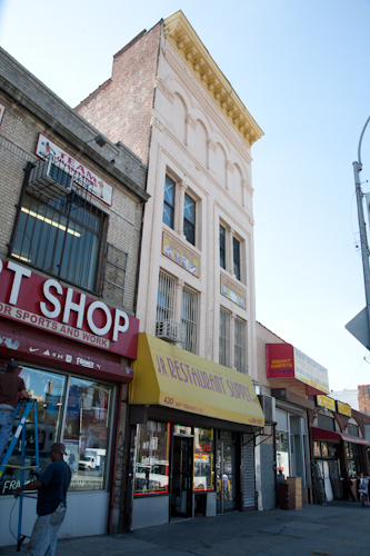 Building once owned by mobster Dutch Schultz, Tremont Ave. near Park Ave.,  Bronx. Photo by Pat Arnow.
